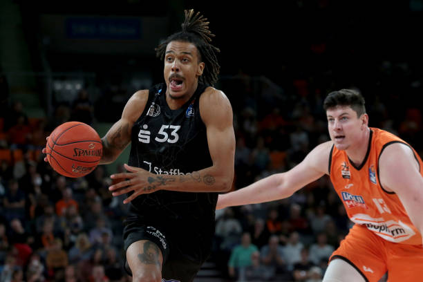 凭借出色的 凭借出色的