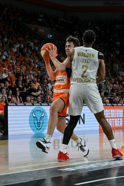 化里值得被 化里值得被